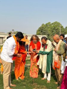 Dr. Dinesh Shahra Celebrates ‘Green Gold’ Initiative of Tree Plantation within the Presence of Pujya Chidanand Saraswati & Sadhvi Bhagwati Saraswati at Mahakumbh